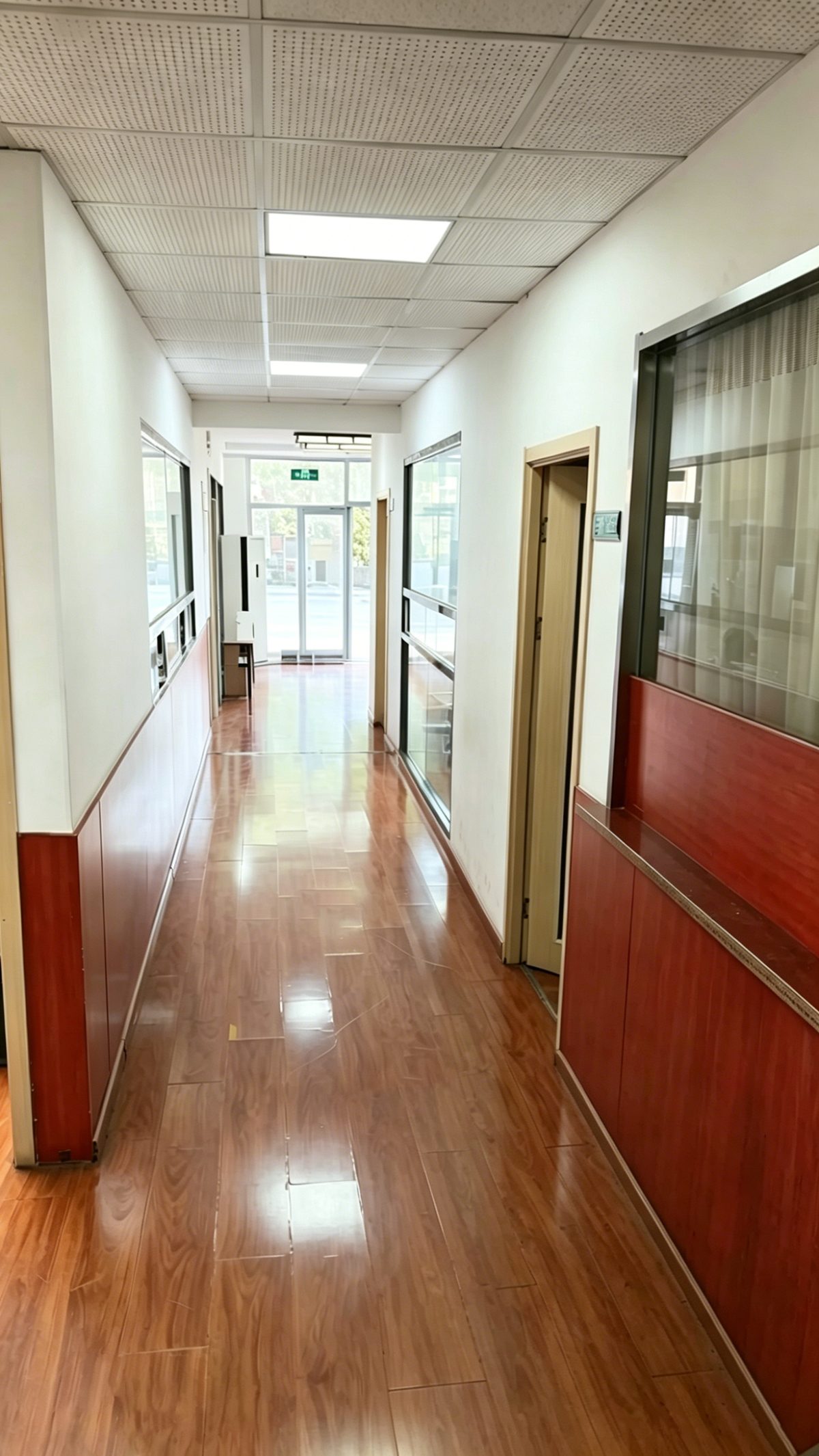 交通大学网点 · 楼道走廊